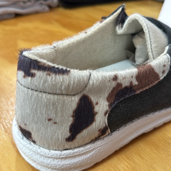 Cowhide Cowgirl Shoe - Picture 6 of 6